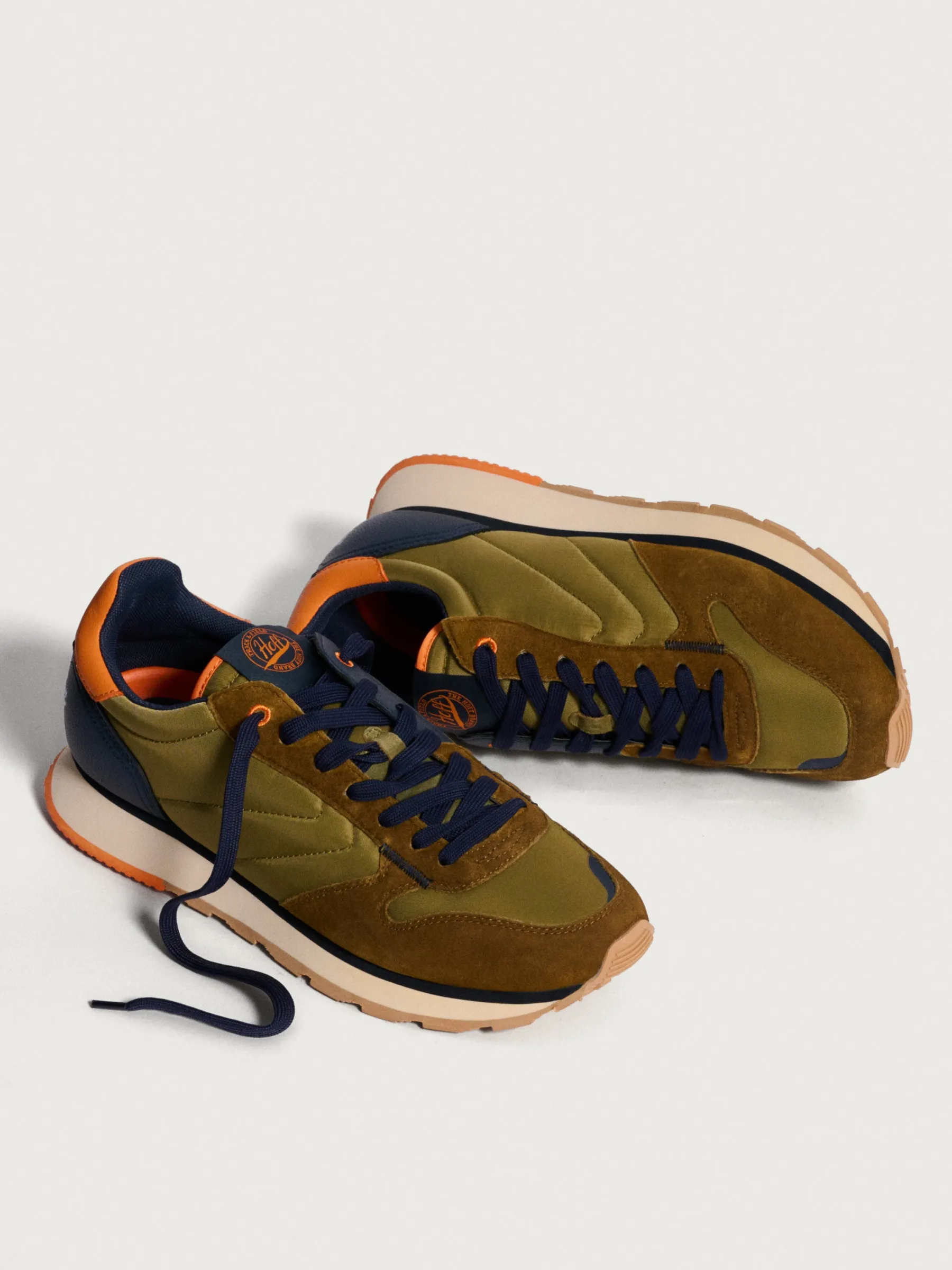 tracia_1.webp Outlet HOFF TRACIA